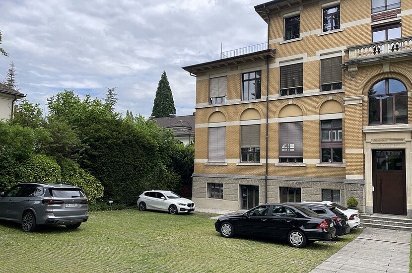 Wohn- und Geschäftshaus Im Kloster, Seestrasse 513