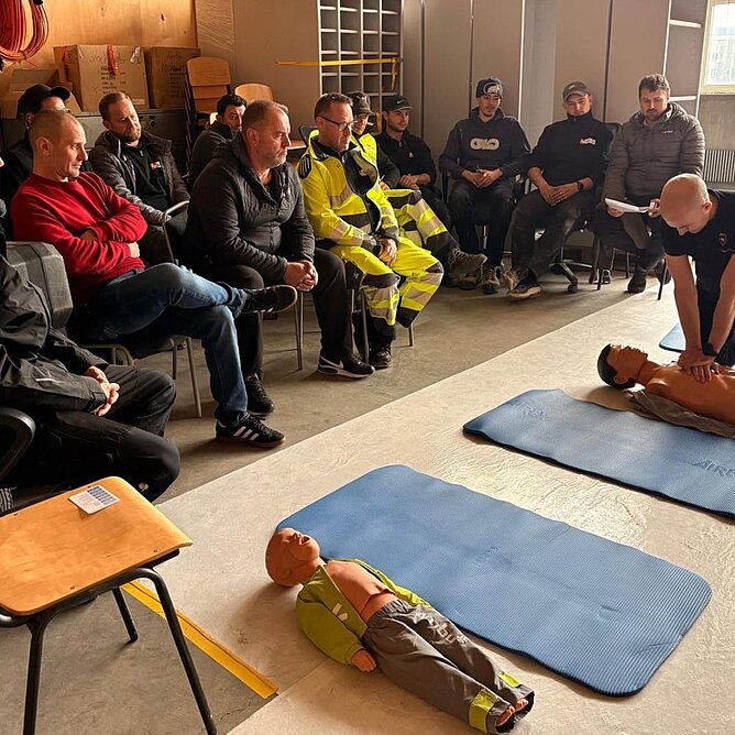 Sicherheitsschulung / neue Arbeitskleider